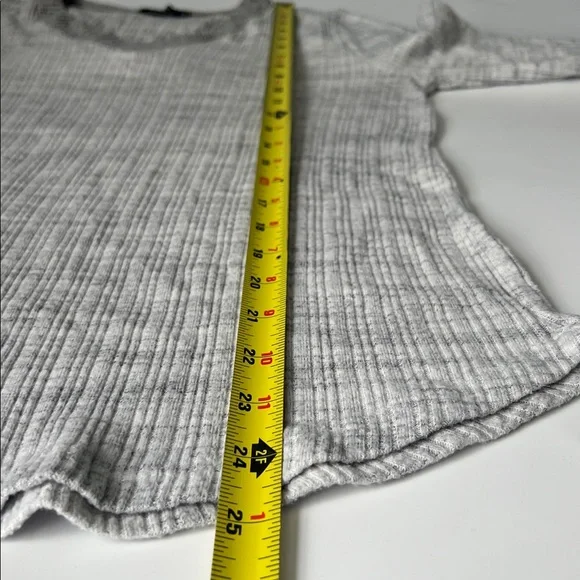 Pink Clover Gray V-Neck Long Sleeve lightweight Top est sz: Small - Picture 4 of 5